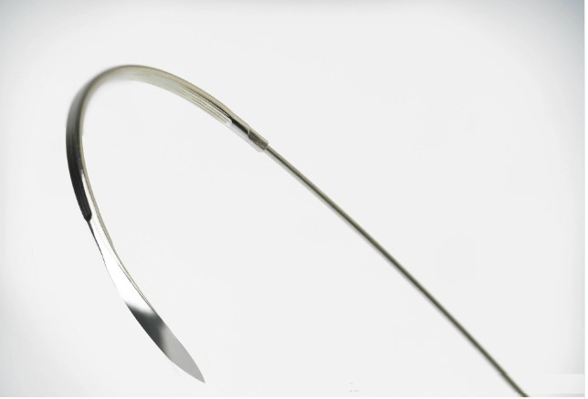 Стальна хірургічна проволока (Нержавіюча сталь) шовний матеріал Розмір USP (EP) 7(9,0) (45x4)см Голка: зворотньо-ріжуча 48мм 1/2 Одно-голкова